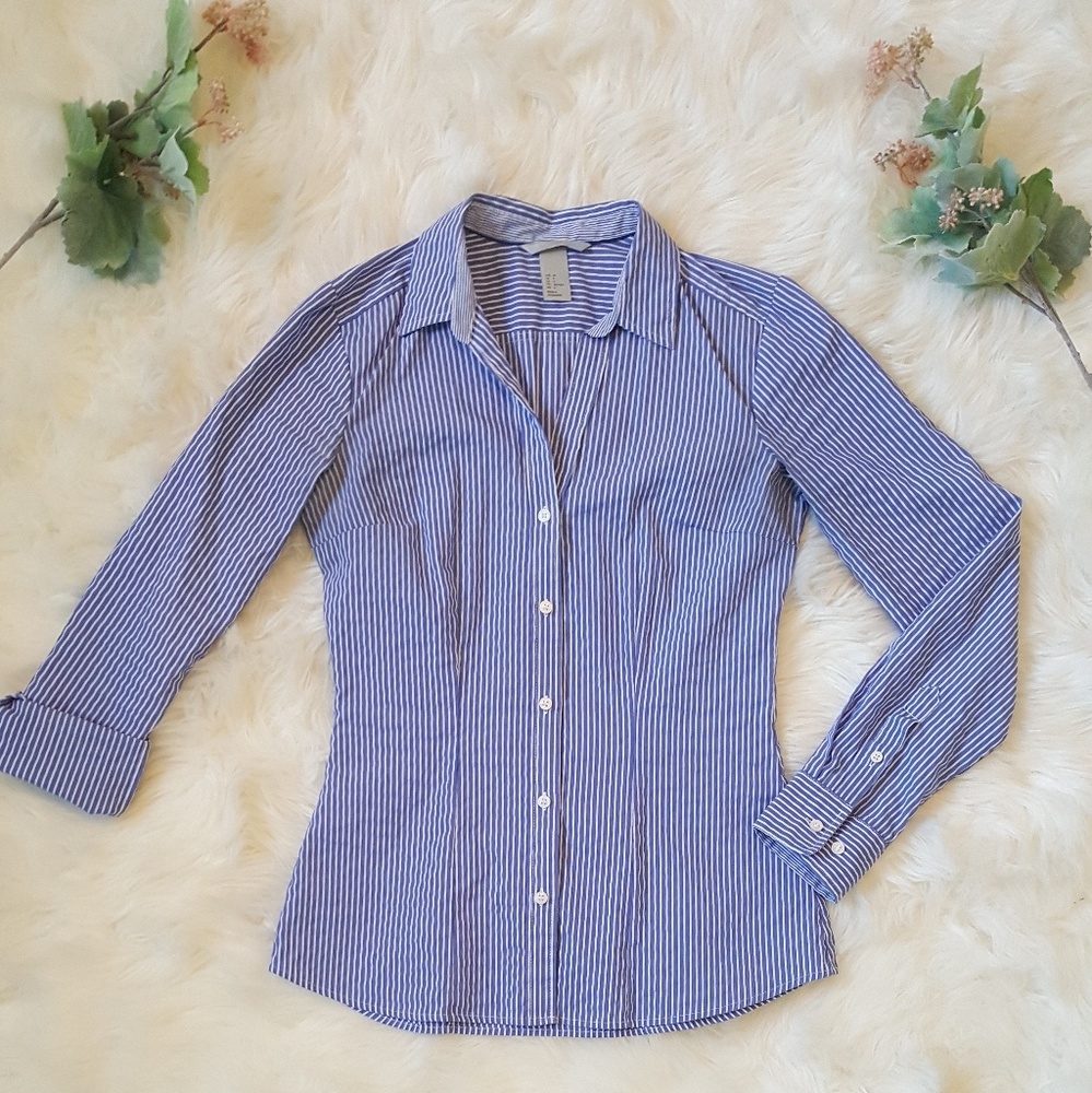 Fitted button down top